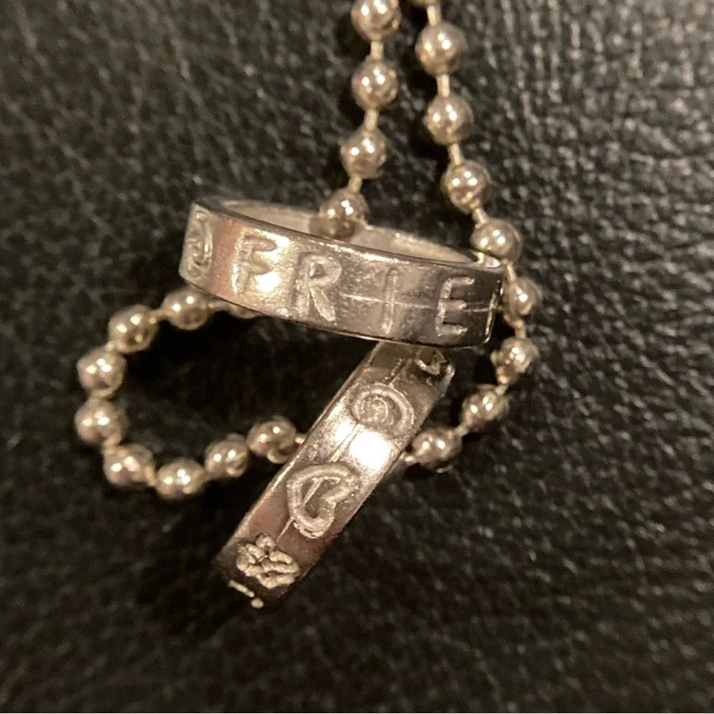 NWT GAP KIDS  Silver tone ball Necklace with silver tone metal ring charms